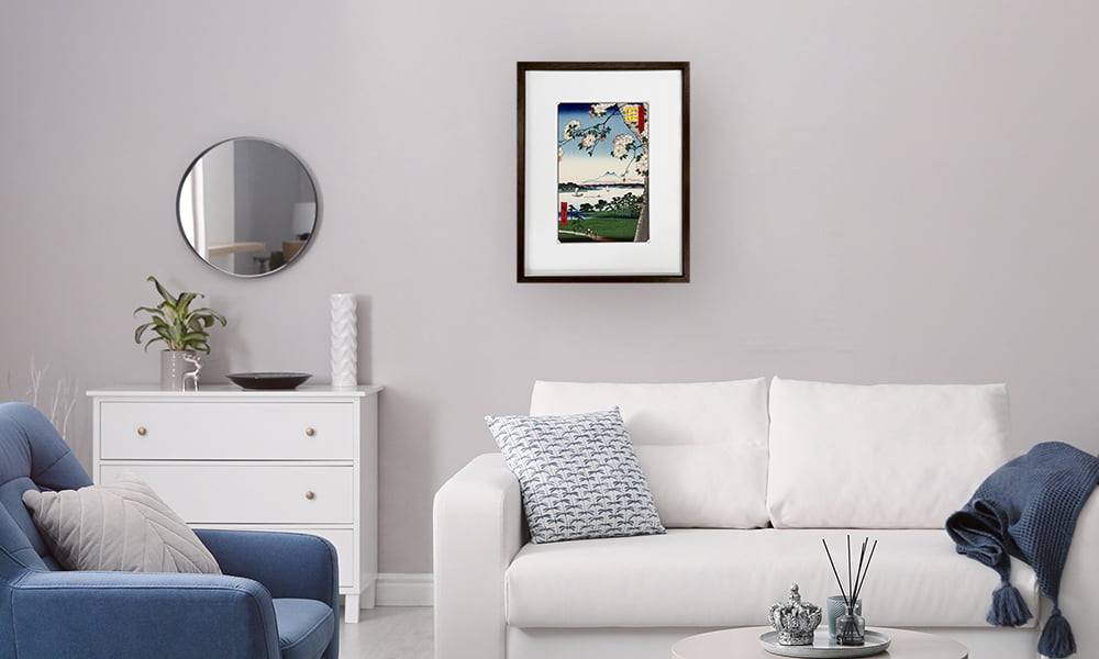 歌川広重「名所江戸百景 隅田川水神の森真崎」浮世絵木版画を飾ったイメージ写真